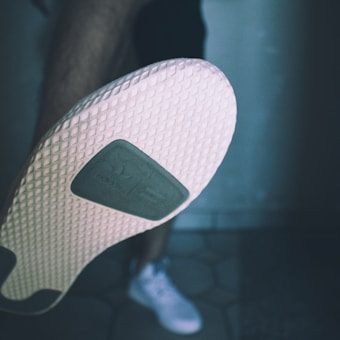 photo-1553098247-2cba0059d245